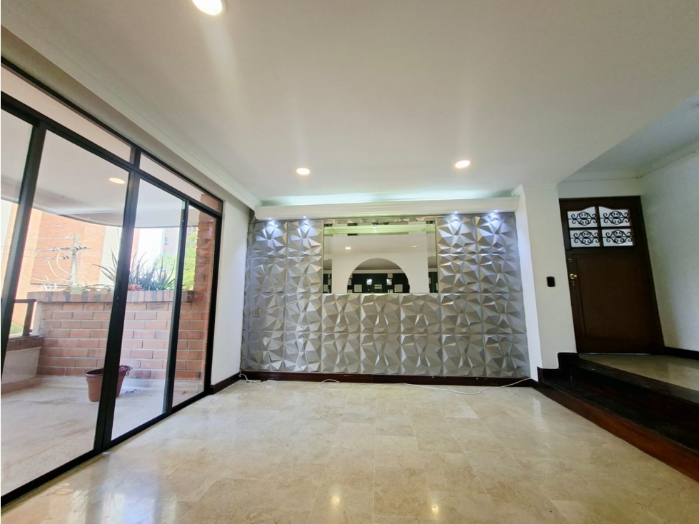 APARTAMENTO EN ARRIENDO CASTROPOL CERCA A ZONA ROSA POBLADO — foto 3
