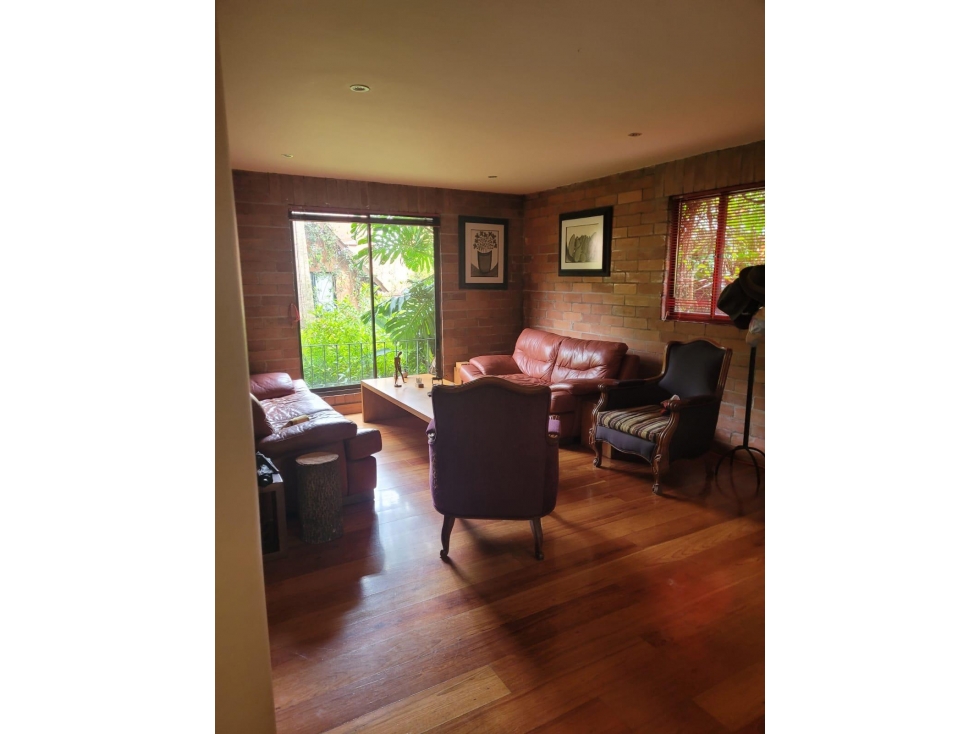Venta de casa sector Loma de las Brujas Envigado — foto 2