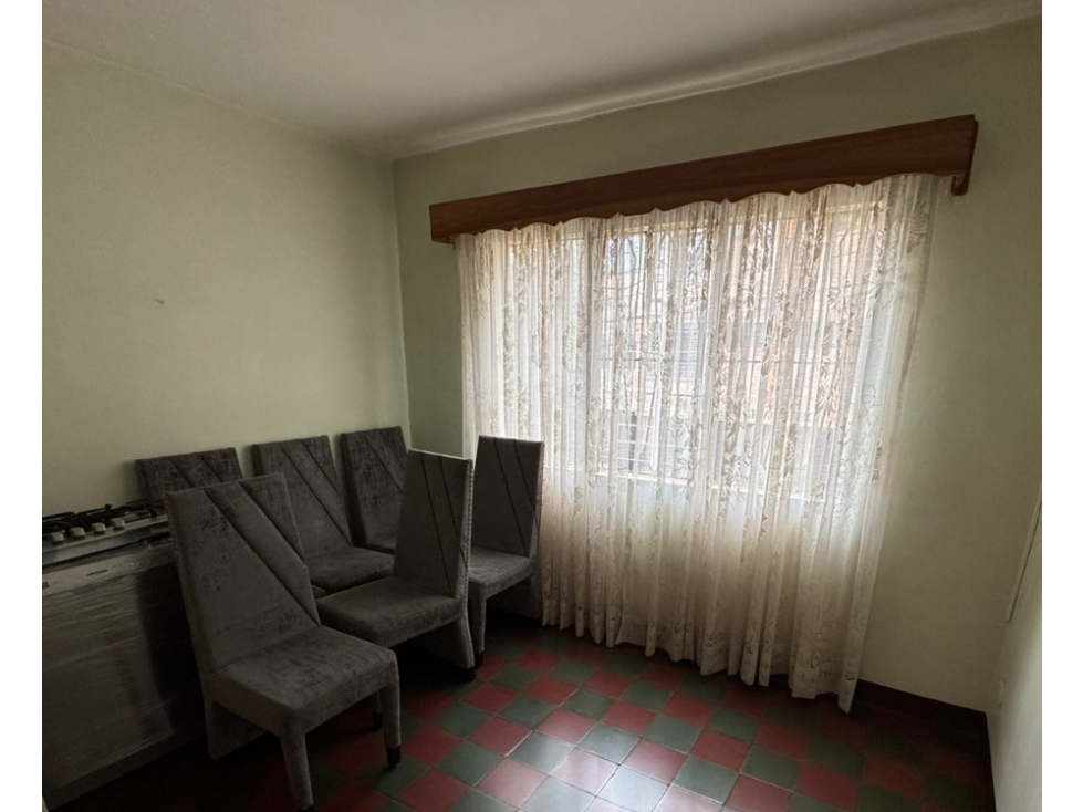 Casa en venta con aparta estudio y terraza, sector Belén Miravalle — foto 3