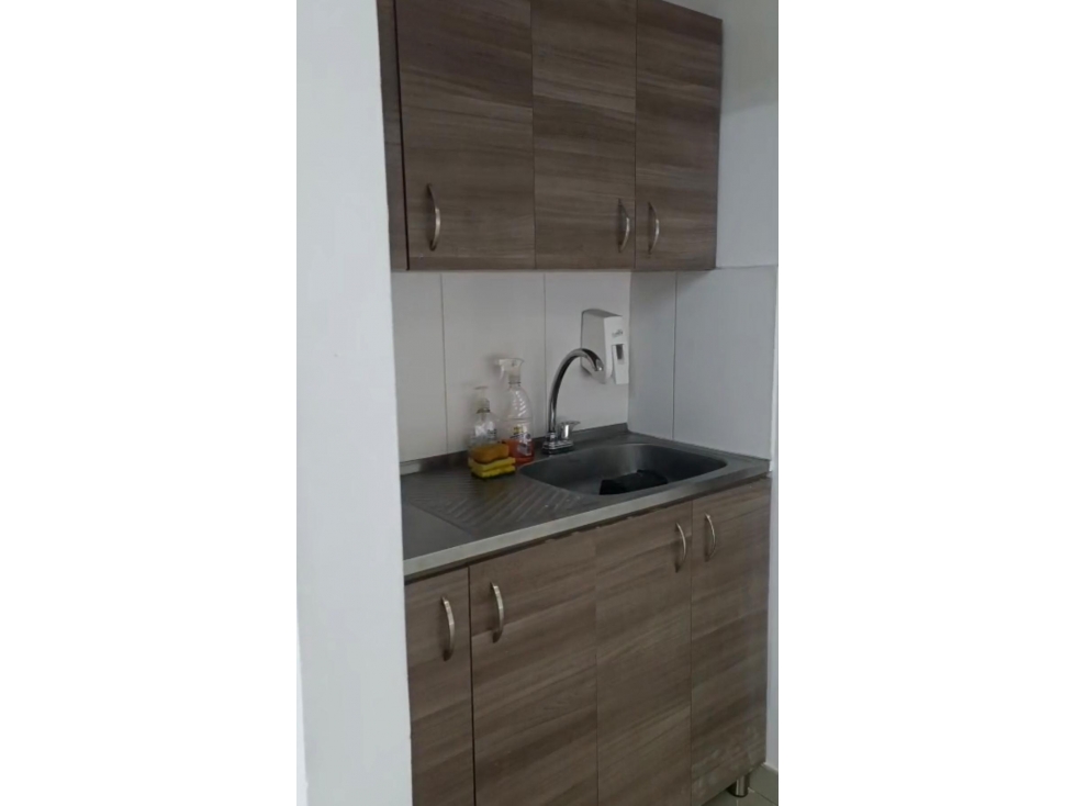 ARRIENDA LOCAL COMERCIAL SECTOR SAN DIEGO PRIMER PISO — foto 4