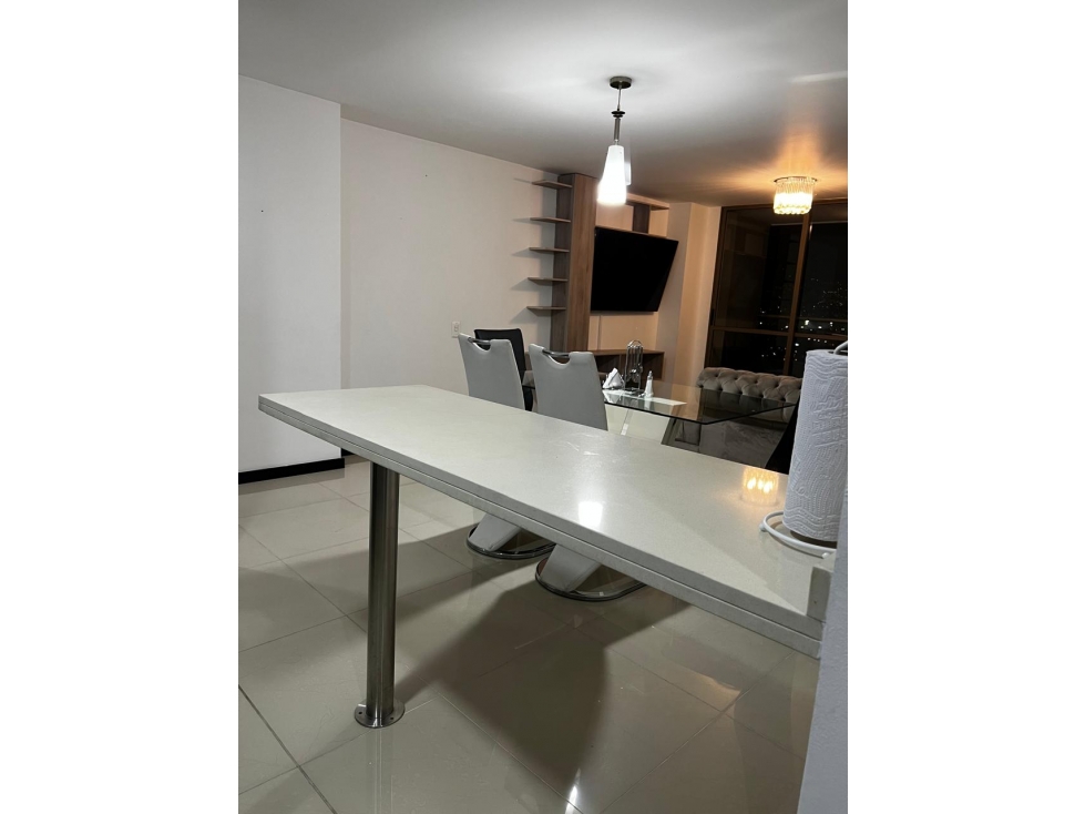 APARTAMENTO EN ARRIENDO AMOBLADO POBLADO VC13