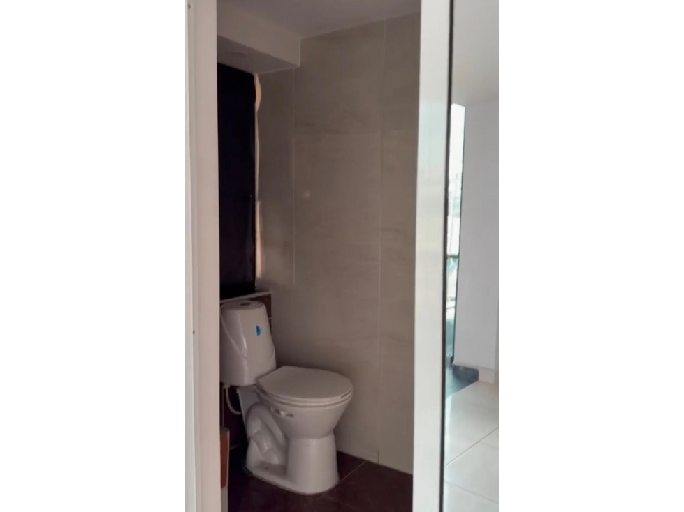LOCAL COMERCIAL EN ARRIENDO SECTOR DE SAN DIEGO TERCER PISO — foto 5