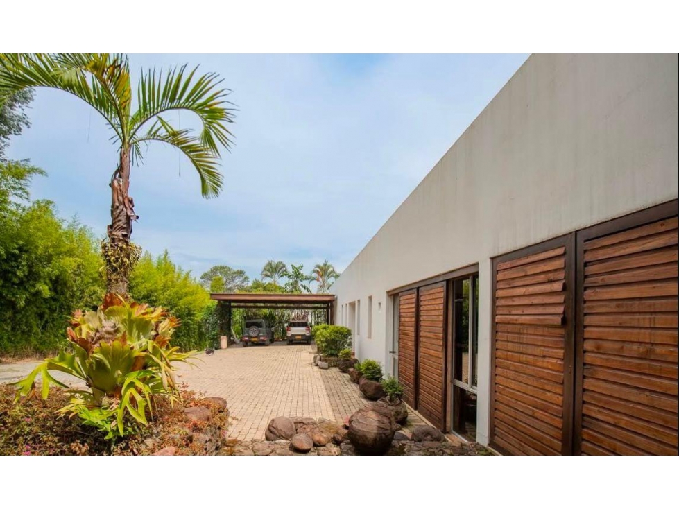 CASA CAMPESTRE A LA VENTA EN ENVIGADO RAMALES LOMA DE LAS BRUJAS