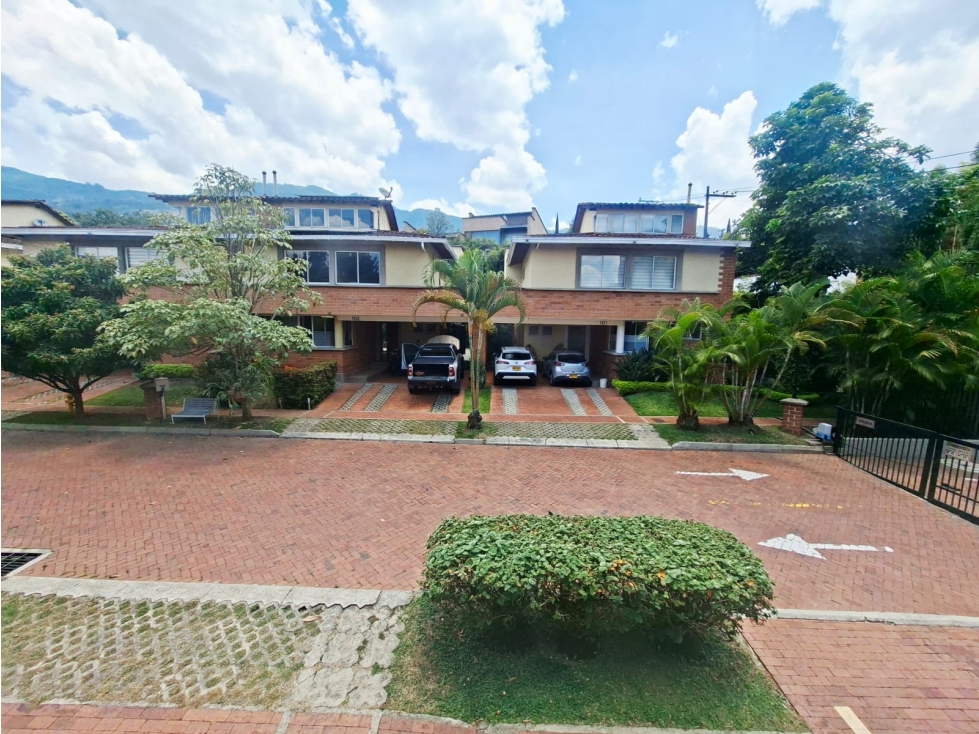 CASA EN VENTA LOMA DEL ESMERALDAL ENVIGADO TL