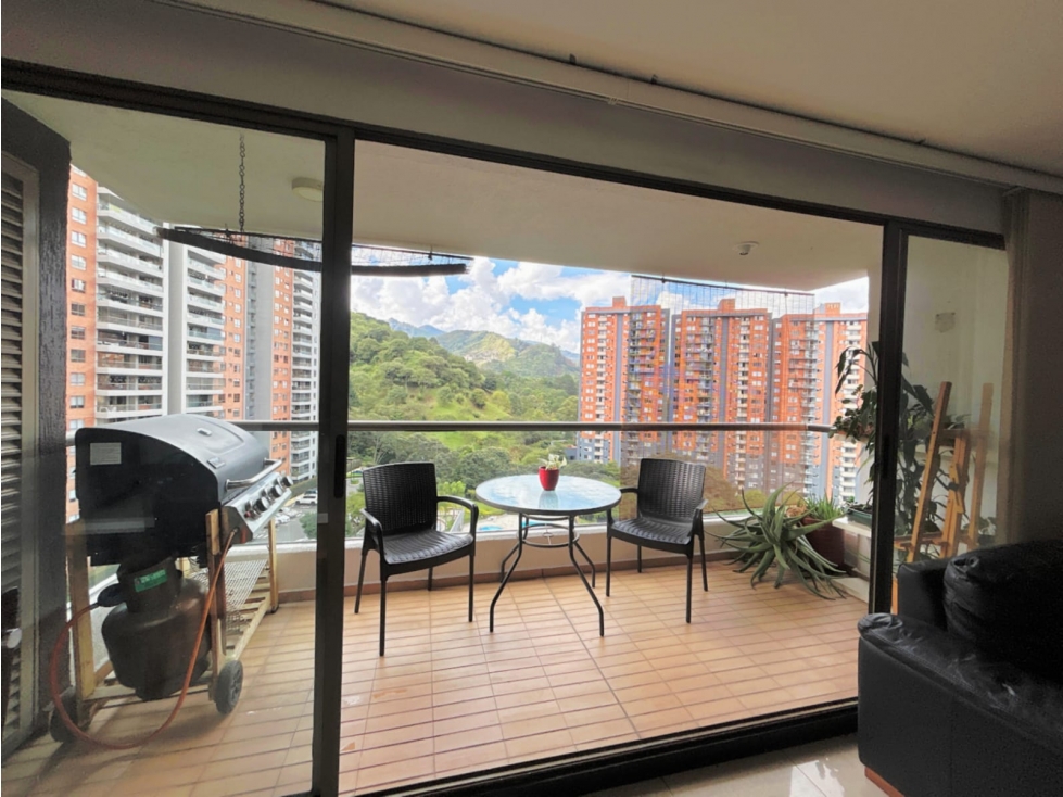 VENDO APARTAMENTO LOMA DE LOS BERNAL — foto 2