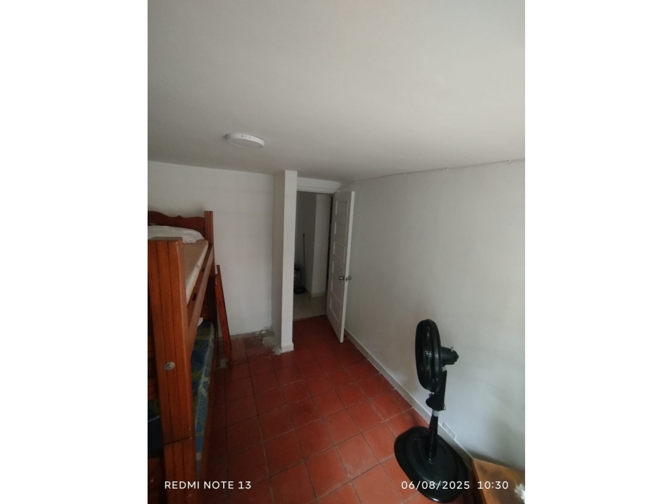 Venta de casa + apartaestudio, licencia Airbnb, corazón de Laureles — foto 4