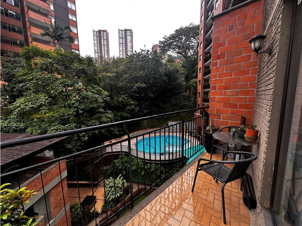 VENDO APARTAMENTO POBLADO CASTROPOL — foto 3