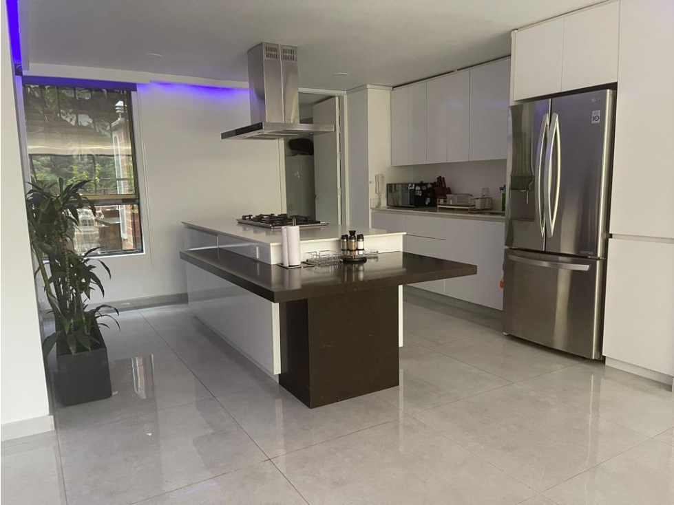 VENDO APARTAMENTO POBLADO LALINDE