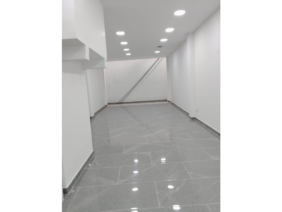 Vendo local primer piso en Belén, cerca de todo