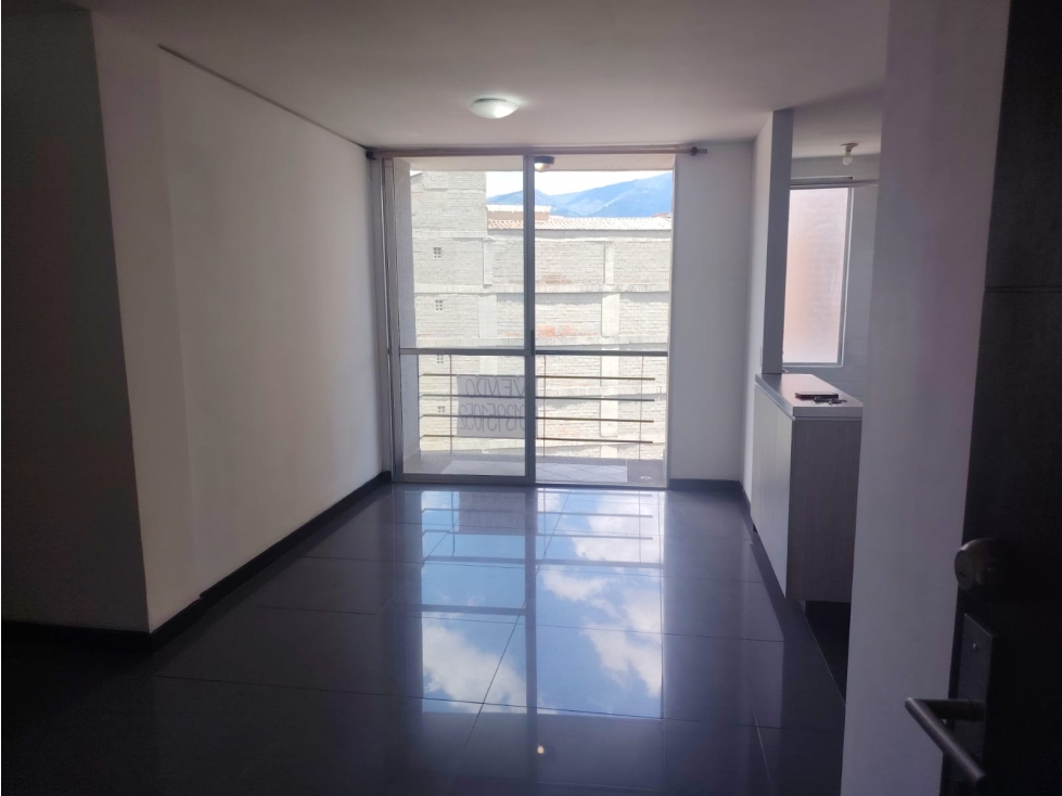 VENDO APARTAMENTO SABANETA SECTOR PLANO CES