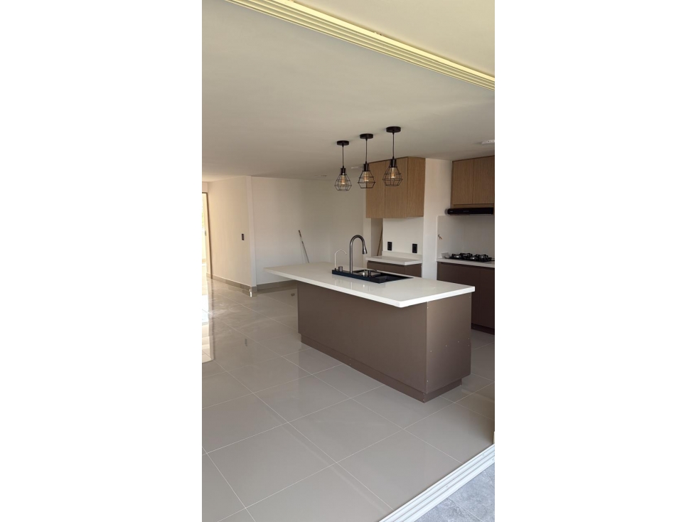VENDO APARTAMENTO CALASANZ PARTE BAJA