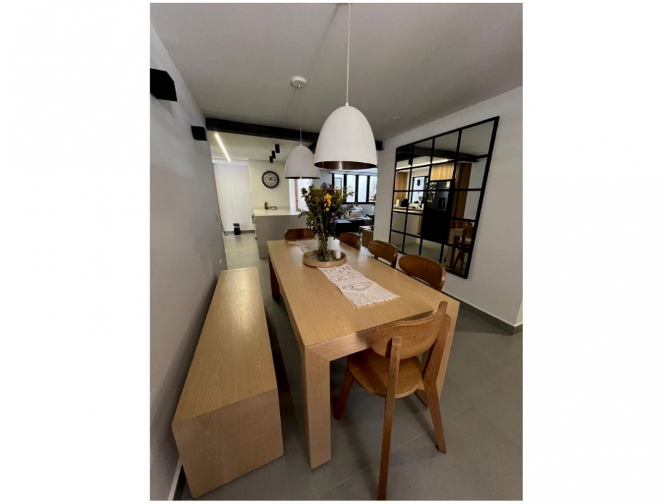 EXCELENTE CASA PRIMER PISO EN VENTA LAURELES NOGAL — foto 2