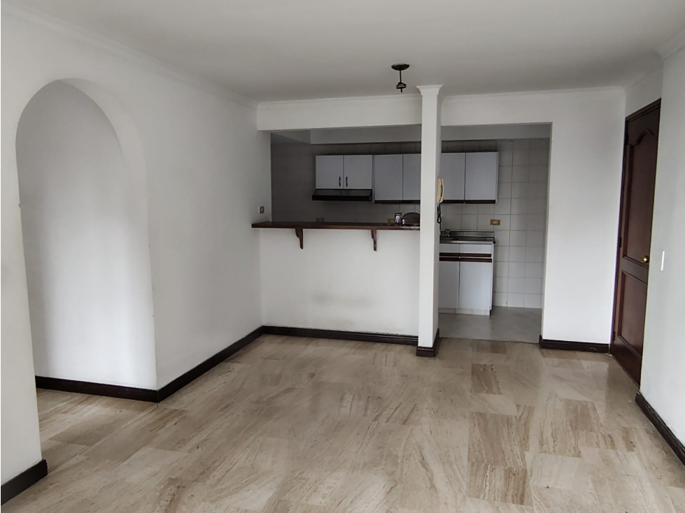 VENDO APARTAMENTO POBLADO CASTROPOL