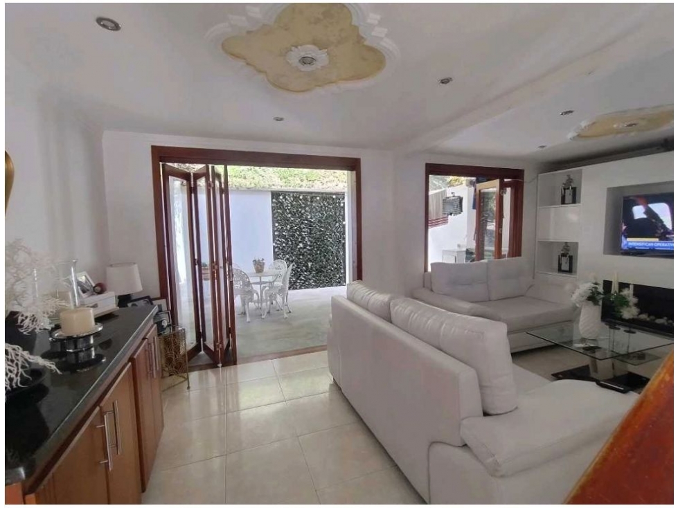 Casa en Venta unifamiliar en uniodad cerrada Calasanz Medellin — foto 5