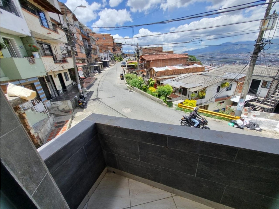 VENDO APARTAMENTO EN MANRIQUE