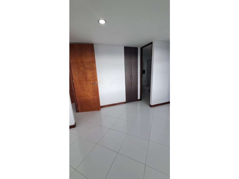 APARTAMENTO EN VENTA LOMA DEL INDIO CON SUPER VISTA — foto 5