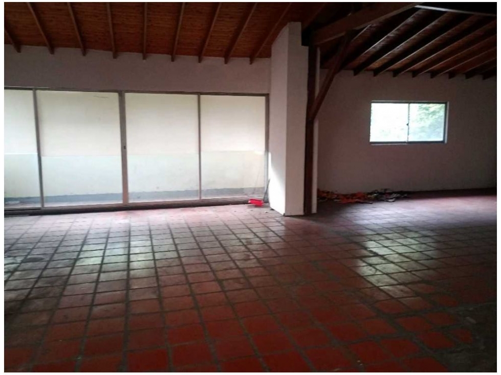 Venta Edificio sobre av. 33 Unicentro