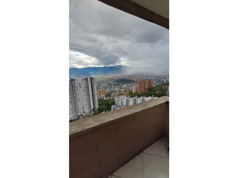 APARTAMENTO EN VENTA LOMA DEL INDIO CON SUPER VISTA — foto 2