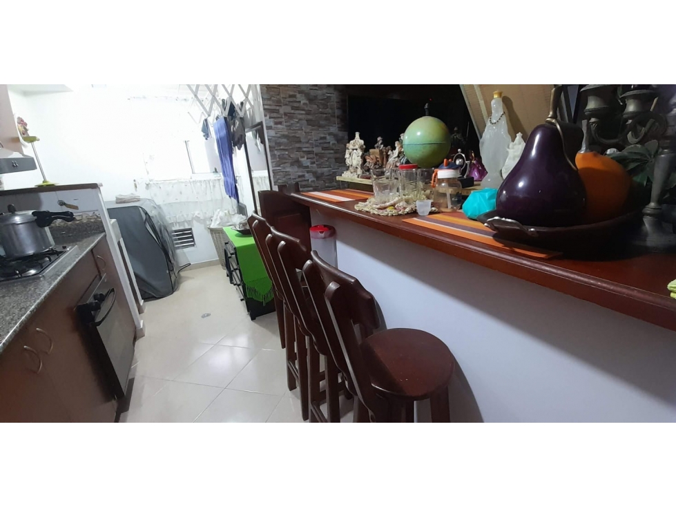 VENDO APARTAMENTO POBLADO CASTROPOL — foto 2