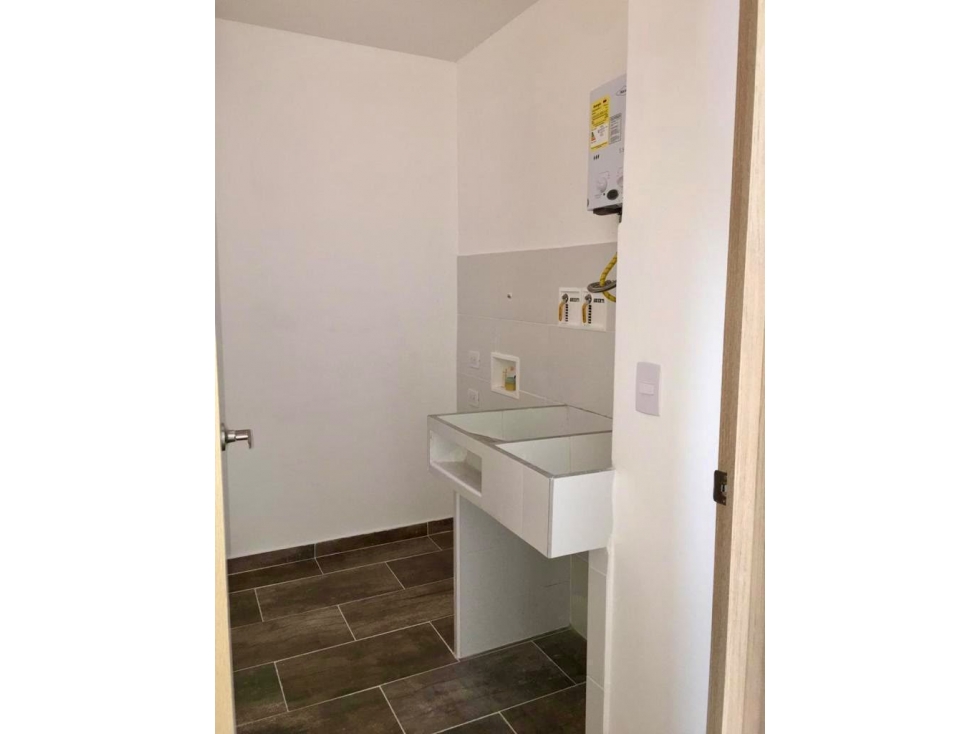 VENDO APARTAMENTO CALASANZ PARTE BAJA — foto 2