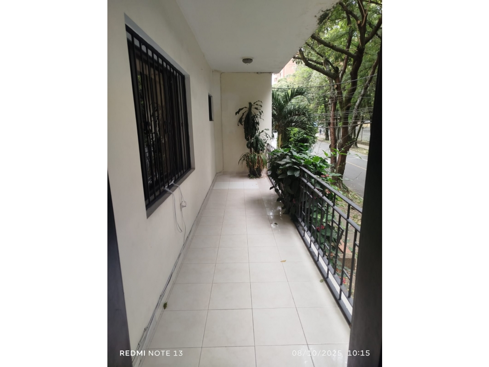 Casa dúplex segundo piso cerca a mall Laureles