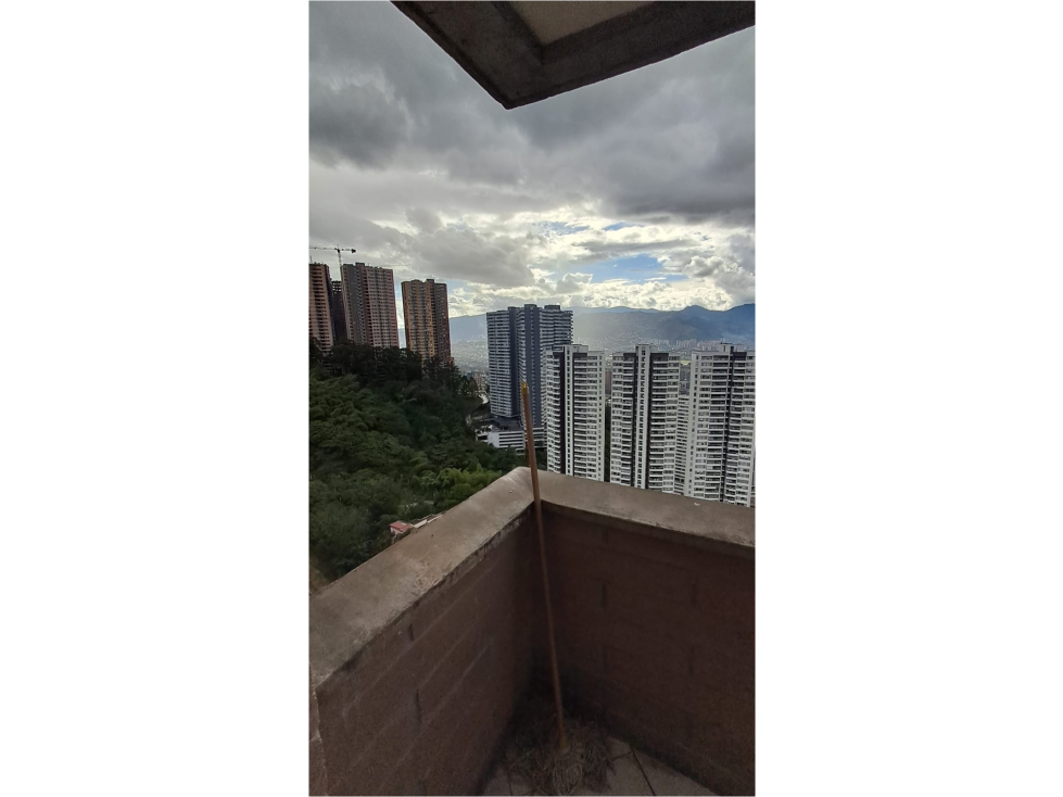 APARTAMENTO EN VENTA LOMA DEL INDIO CON SUPER VISTA — foto 3