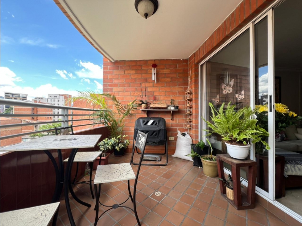 VENTA HERMOSO APARTAMENTO EN LAURELES CERCA AL SEGUNDO PARQUE — foto 2
