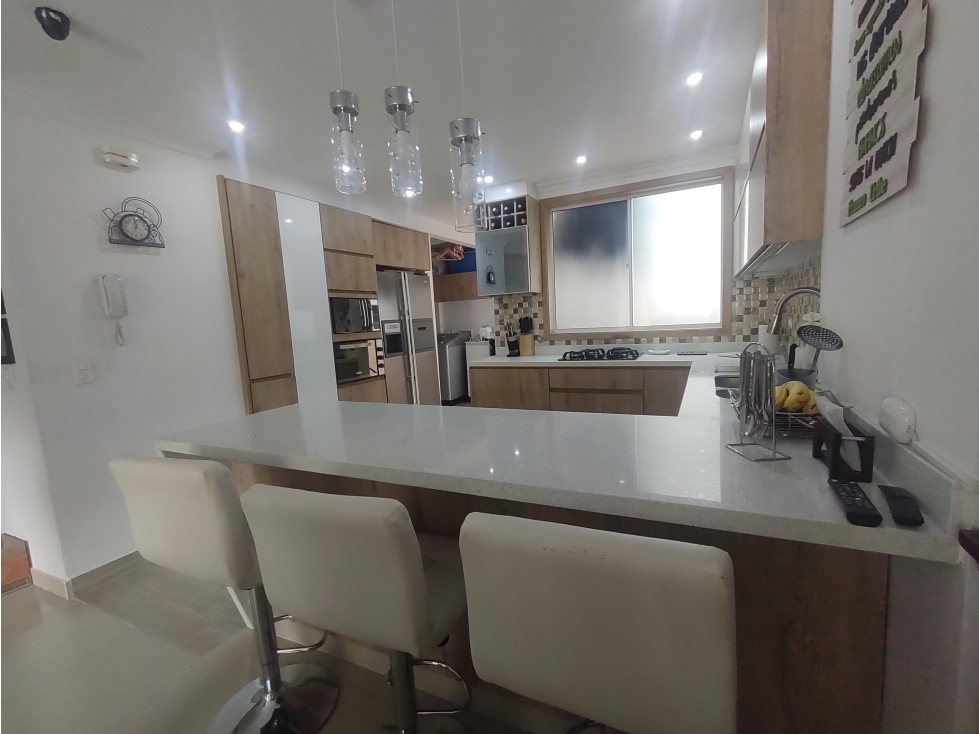 APARTAMENTO EN VENTA LAURELES CERCA AL VIVA
