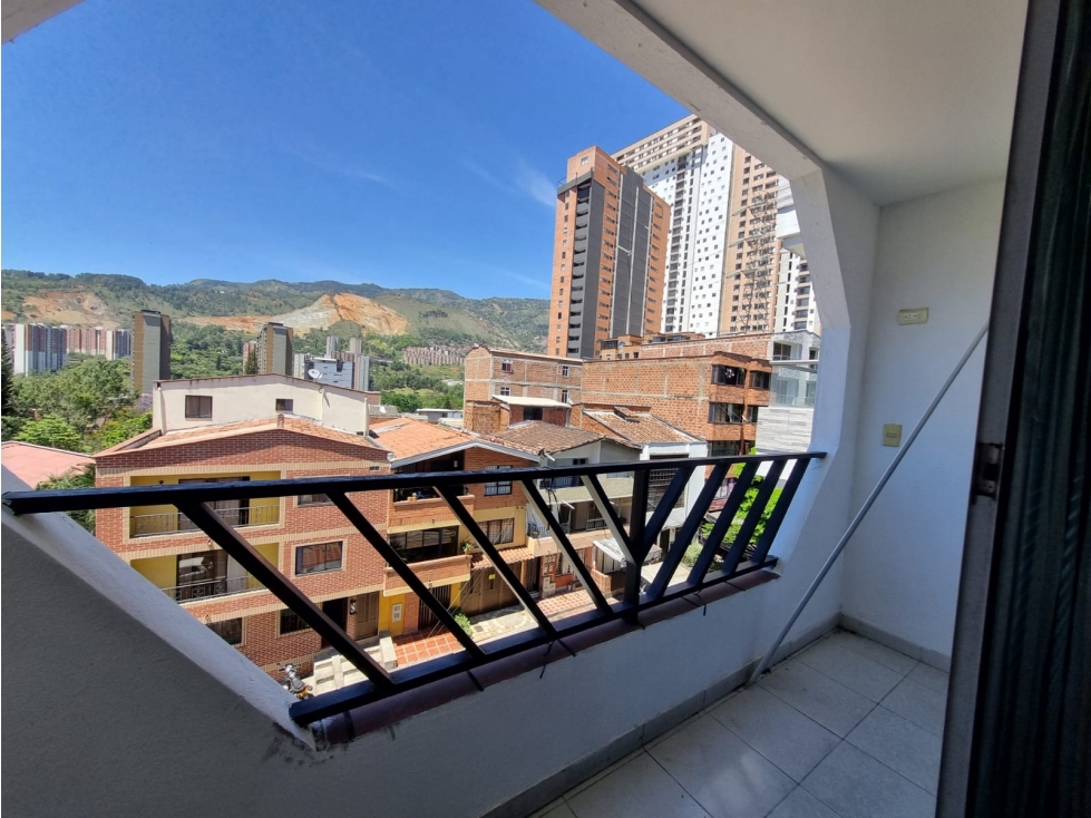 Apartamento en venta de 97m² 4to piso en Cabañitas — foto 3