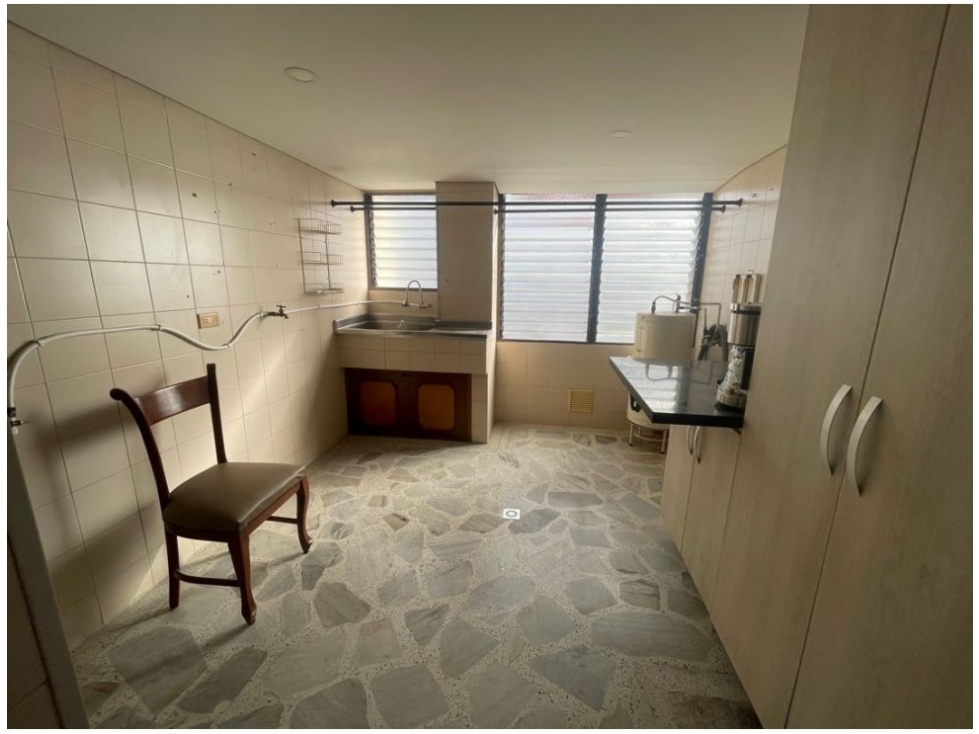 Amplio Apartamento en Laureles cerca a la UPB — foto 4