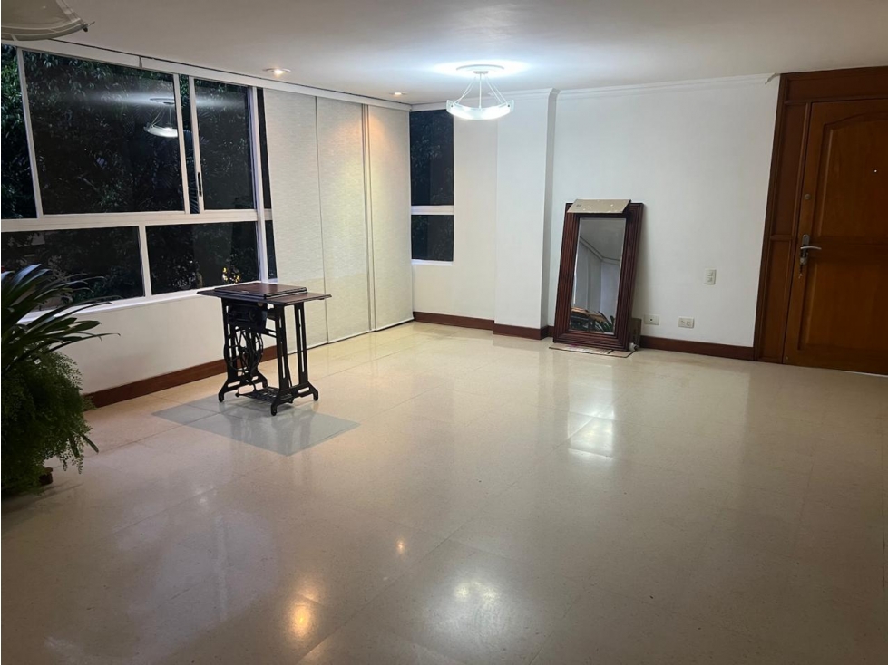 APARTAMENTO EN VENTA LAURELES EXCELENTE UBICACIÓN — foto 3