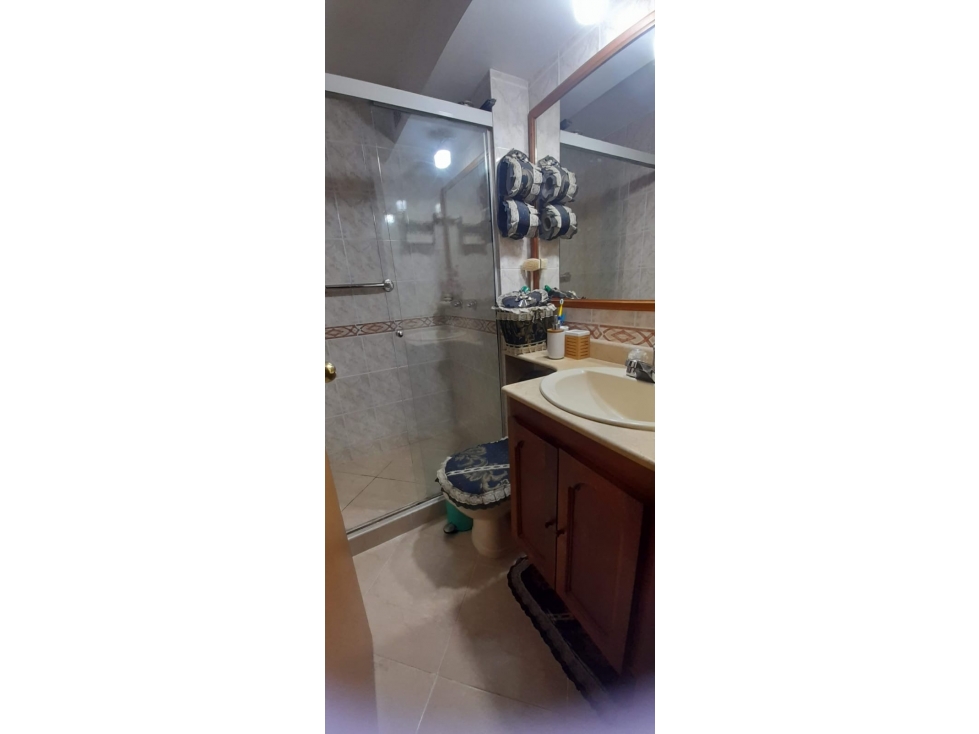 VENDO APARTAMENTO POBLADO CASTROPOL — foto 4