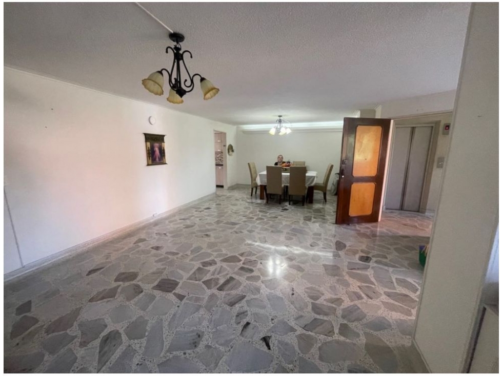 Amplio Apartamento en Laureles cerca a la UPB — foto 3