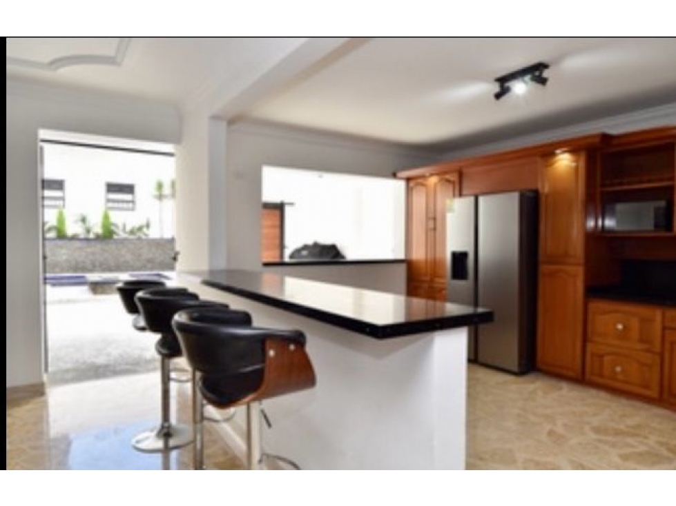 Vendo espectacular casa unifamiliar en Medellín Laureles! — foto 4