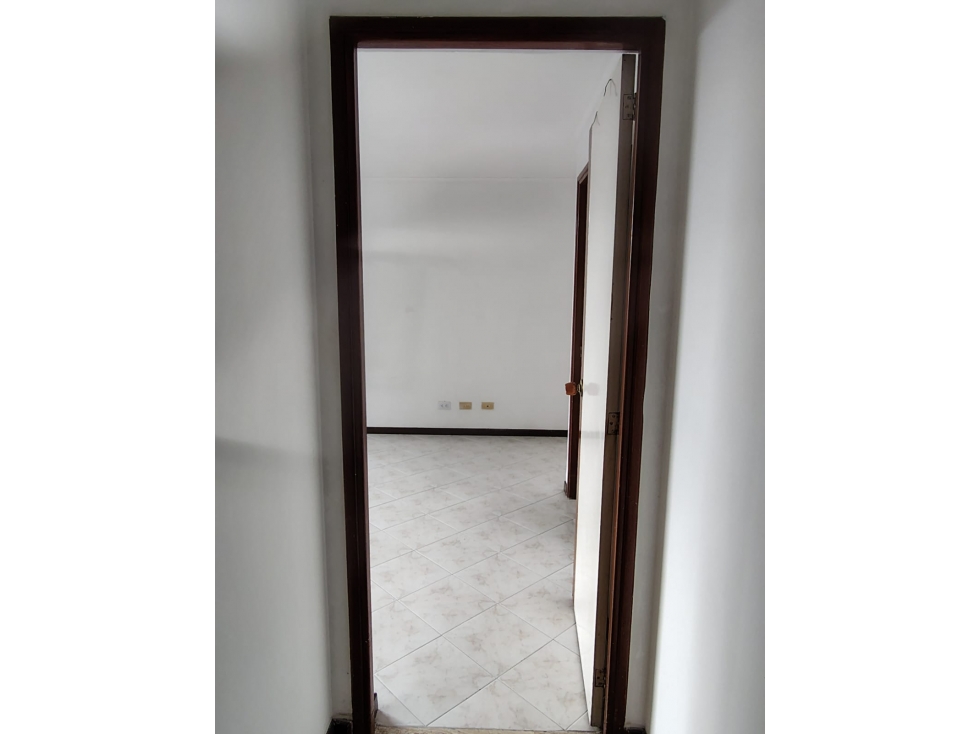 VENDO APARTAMENTO POBLADO CASTROPOL — foto 5