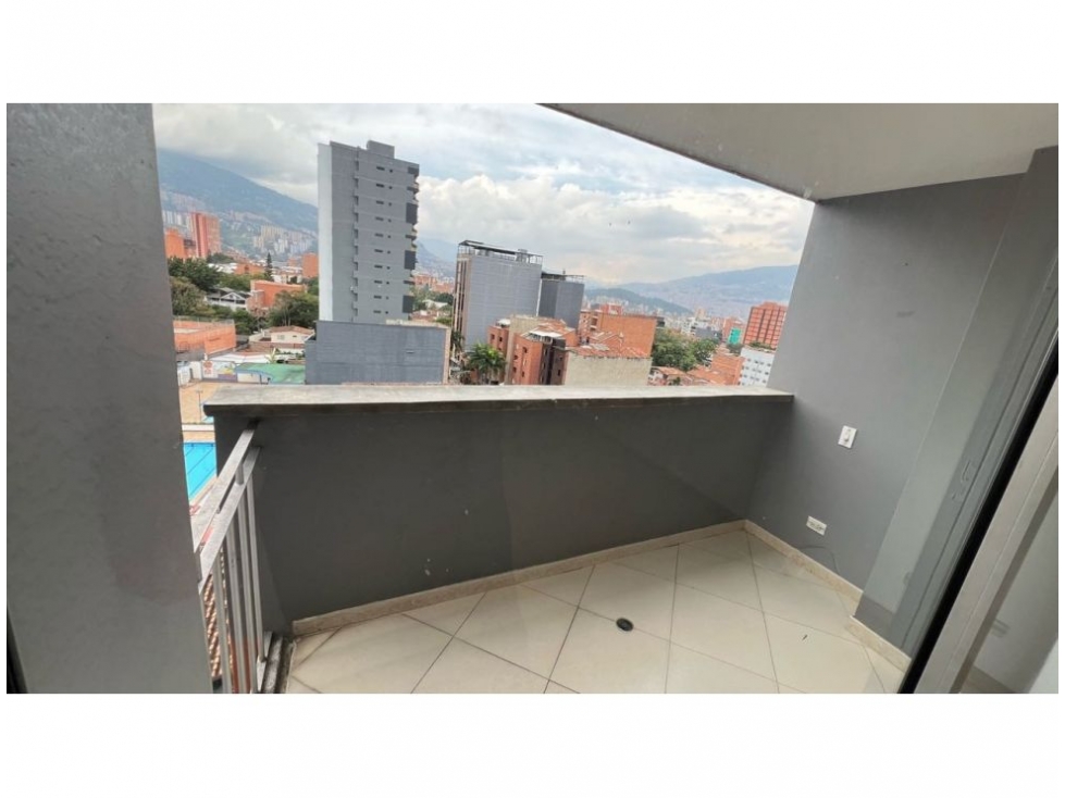 Apartamento en Venta La Castellana Medellin — foto 3