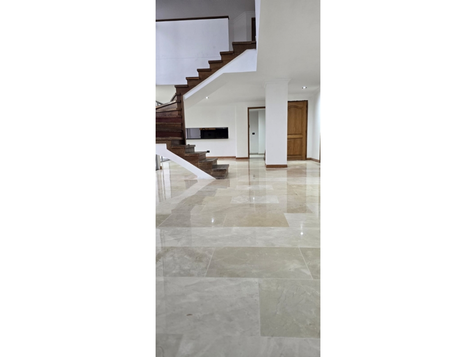 VENDO APARTAMENTO DUPLEX EN LAURELES SANTA TERESITA