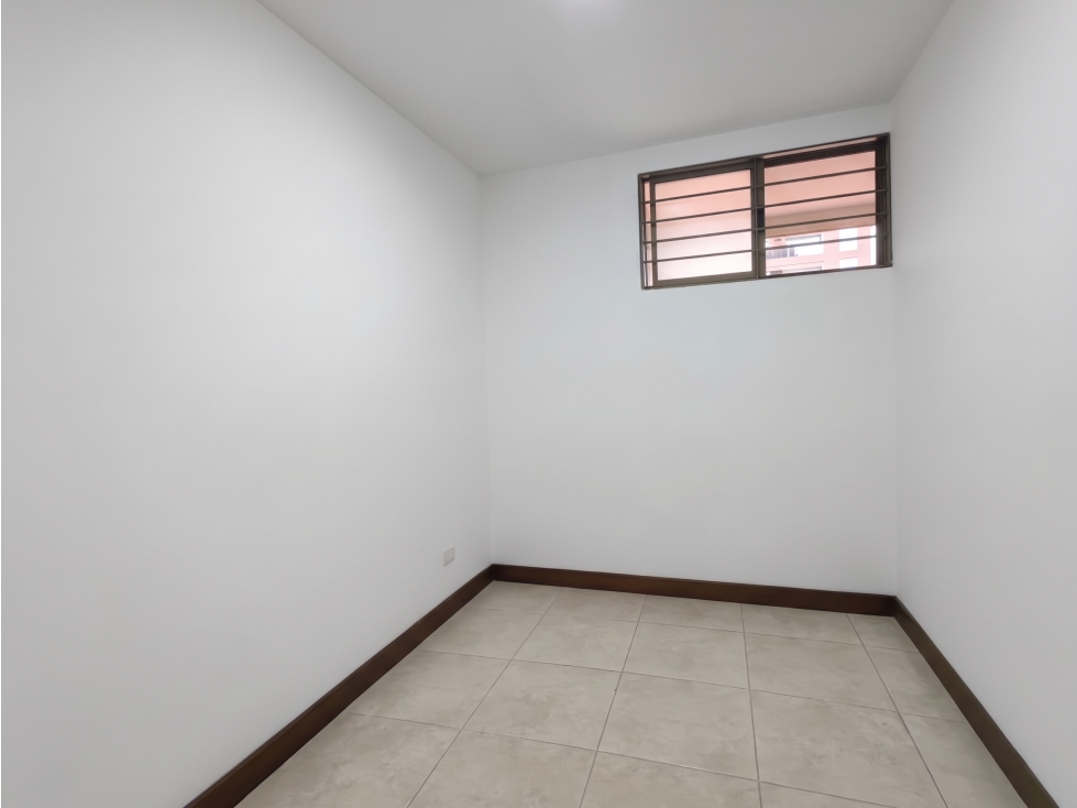 Apartamento en Conquistadores, Excelente Ubicación — foto 4