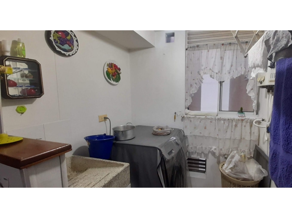 VENDO APARTAMENTO POBLADO CASTROPOL — foto 6