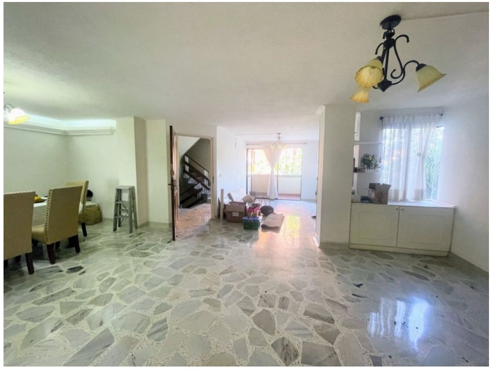 Amplio Apartamento en Laureles cerca a la UPB