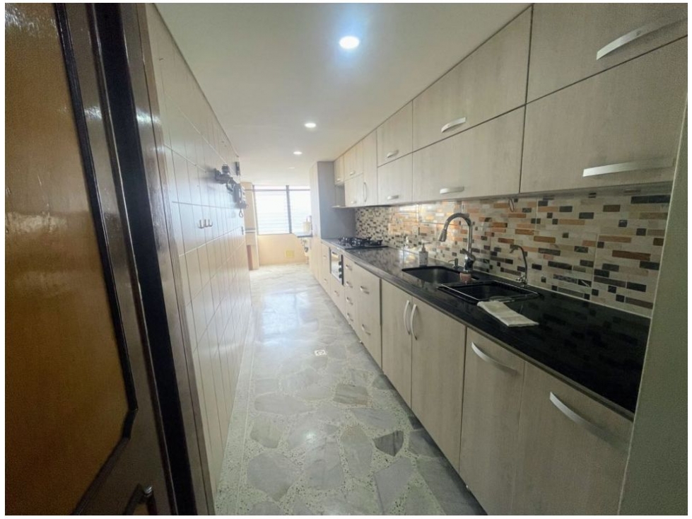 Amplio Apartamento en Laureles cerca a la UPB — foto 5