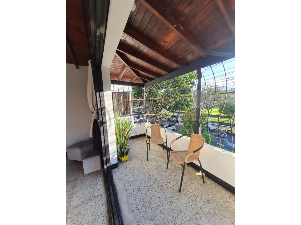 Casa esquinera 2 piso en edificio a la venta en Belén malibú — foto 2