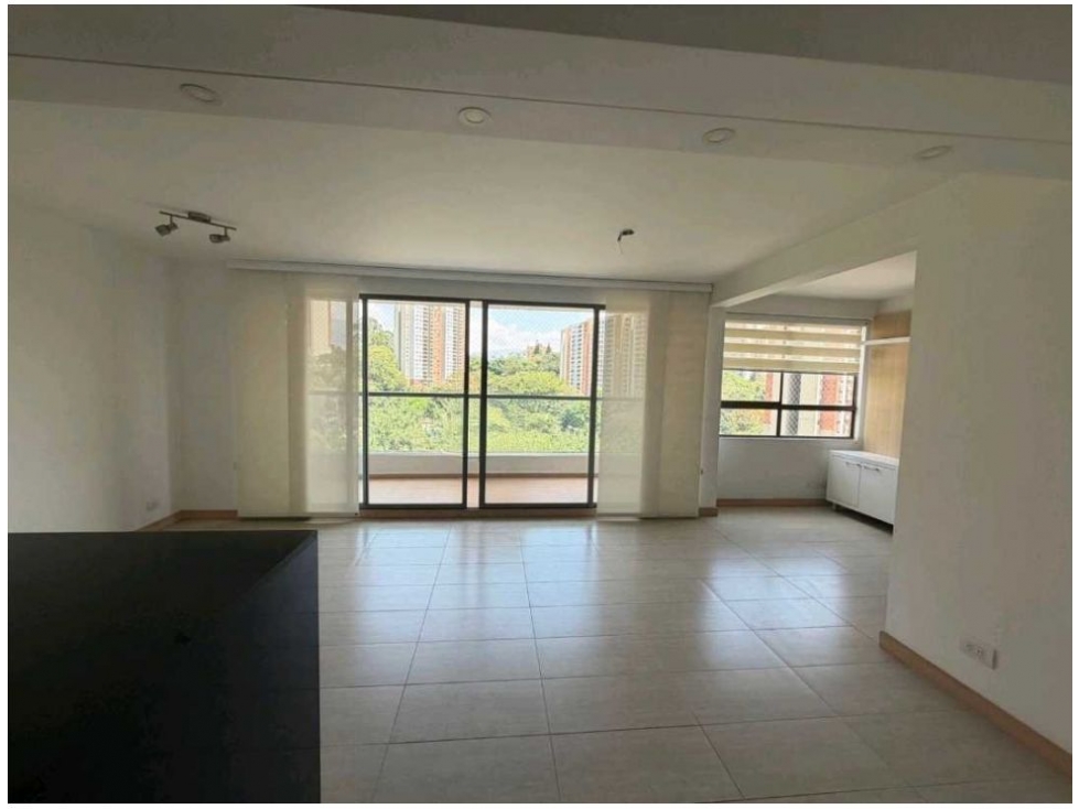 Apartamento en Venta Loma de Los Bernal Medellin — foto 2