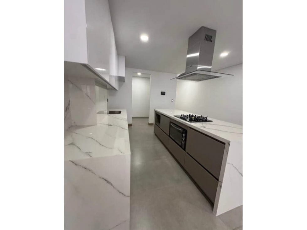 Vendo apto en Medellín sector laureles. Moderno y casi nuevo — foto 2