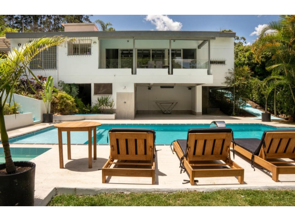 VENTA DE CASA FINCA 2 NIVELES EN COPACABANA