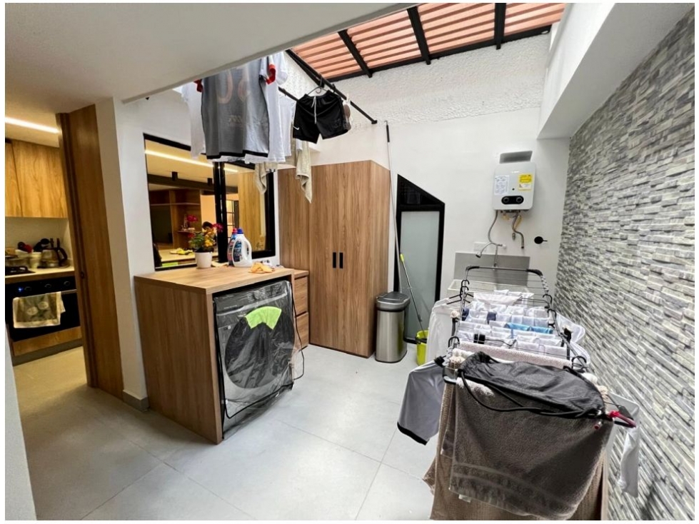EXCELENTE CASA PRIMER PISO EN VENTA LAURELES NOGAL — foto 4