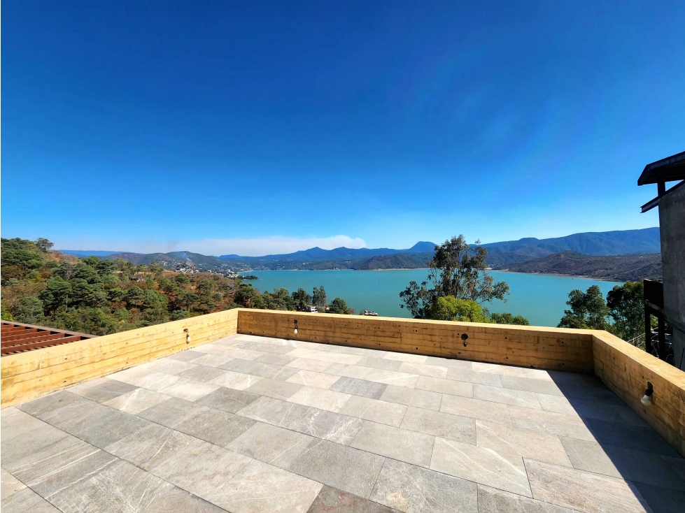 CASA EN VENTA EN SAN GASPAR CON VISTA AL LAGO EN VALLE DE BRAVO