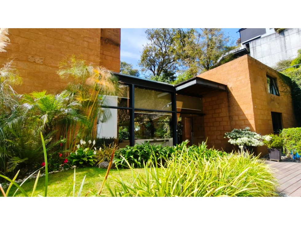 CASA EN VENTA EN VALLE DE BRAVO
