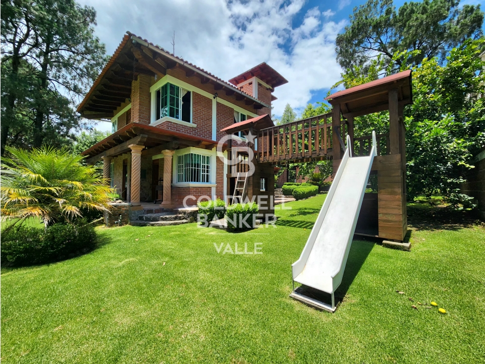 CASA EN VENTA EN AVÁNDARO VALLE DE BRAVO