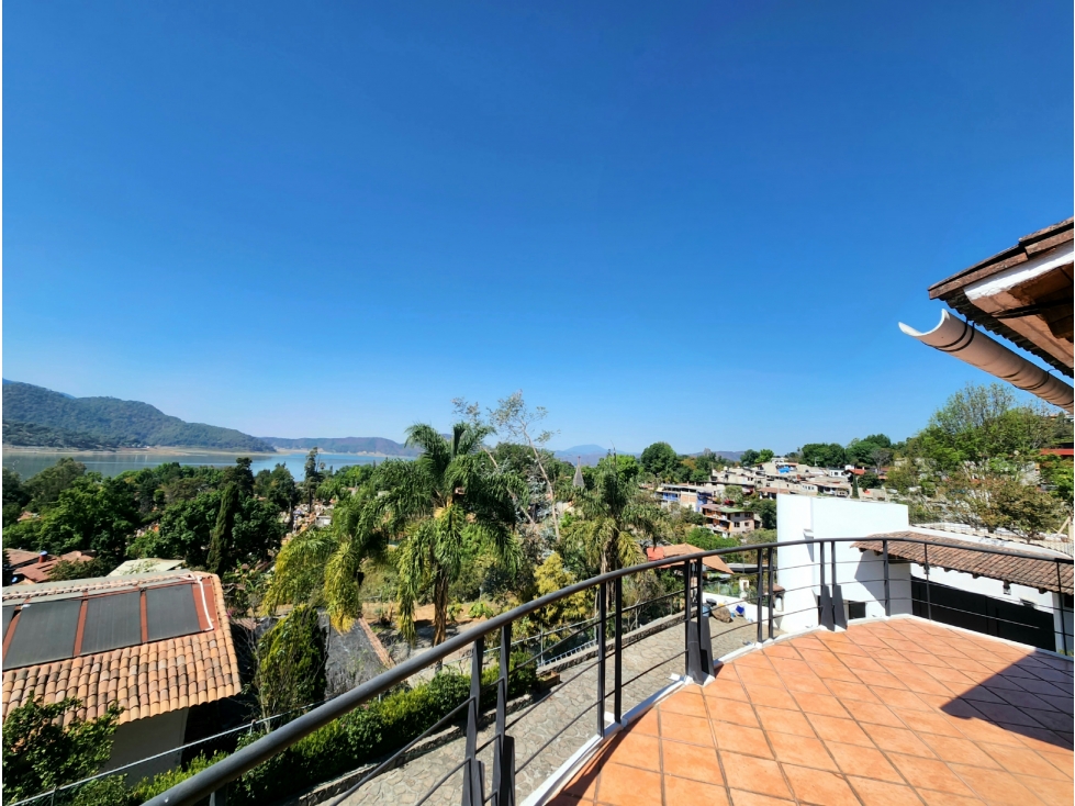 CASA EN VENTA, VALLE DE BRAVO.